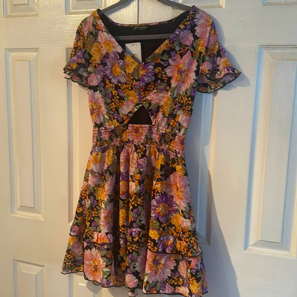 Pretty Garden Dresses & Skirts - NWT Boutique Floral Print Dress